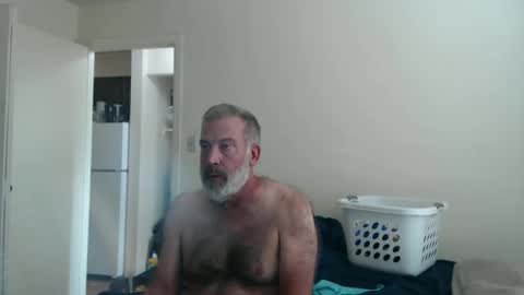 Snapshot of veryveryhairmanindenver chatting on October 4, 9:57 pm hairy man online show from October 4, 9:57 pm