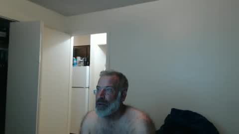 Snapshot of veryveryhairmanindenver chatting on November 8, 1:06 am hairy man online show from November 8, 1:06 am