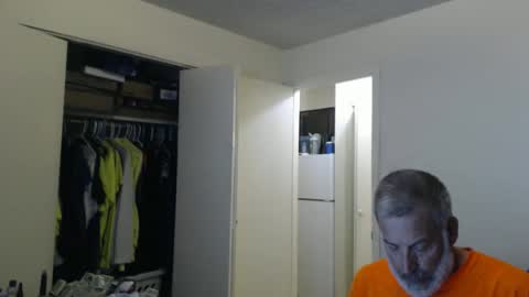 Snapshot of veryveryhairmanindenver chatting on February 1, 12:53 am hairy man online show from February 1, 12:53 am