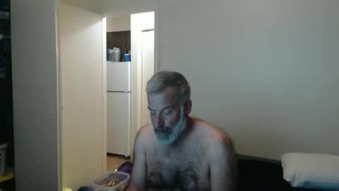 Snapshot of veryveryhairmanindenver chatting on February 12, 1:00 am hairy man online show from February 12, 1:00 am