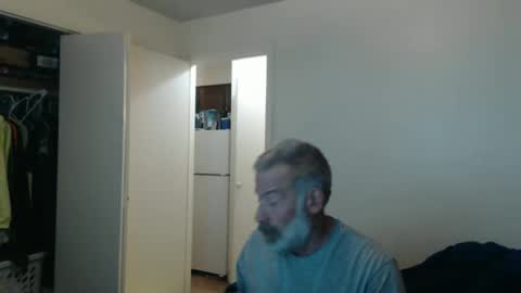 Snapshot of veryveryhairmanindenver chatting on February 18, 1:01 am hairy man online show from February 18, 1:01 am