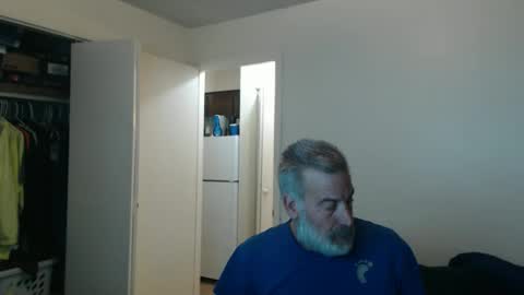 Snapshot of veryveryhairmanindenver chatting on February 23, 12:52 am hairy man online show from February 23, 12:52 am