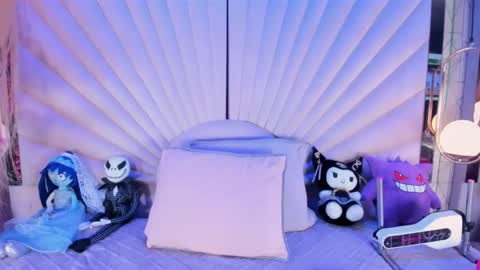 Vesper Velvet  online show from March 22, 4:16 am