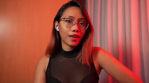 Vexa Nyx online show from May 28, 1:30 pm