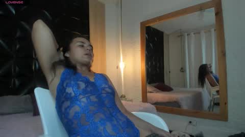 Snapshot of veyra_sereny chatting on February 13, 8:27 pm Vanesaa online show from February 13, 8:27 pm