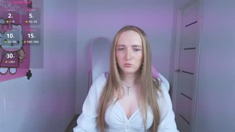 Snapshot of vi_luxxxy chatting on April 5, 1:58 am vi_luxxxy online show from April 5, 1:58 am