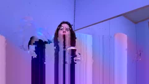 Snapshot of viaaann12 chatting on November 17, 1:39 pm viaaann12 online show from November 17, 1:39 pm