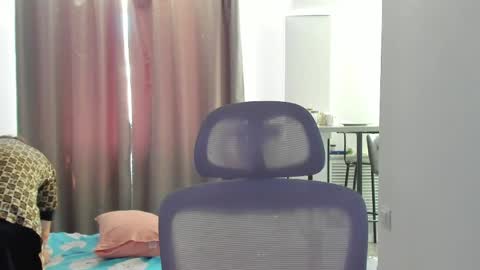 Snapshot of vibemygirl chatting on April 29, 6:39 am vibemygirl online show from April 29, 6:39 am