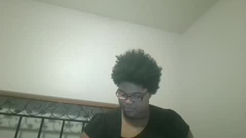 Snapshot of vickiryder56 chatting on May 15, 2:40 am vickiryder56 online show from May 15, 2:40 am