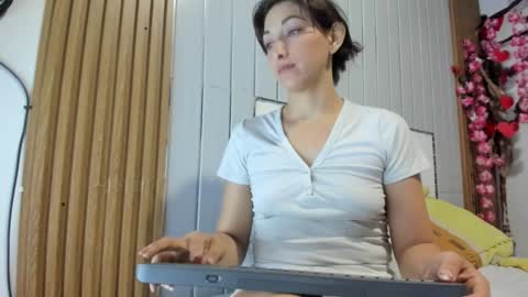 Snapshot of vicky__skinny_ chatting on March 5, 12:59 am Vicky online show from March 5, 12:59 am