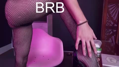 Snapshot of vicky_hot_x chatting on December 29, 1:24 am        online show from December 29, 1:24 am
