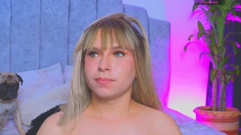 Snapshot of vicky_hot_x chatting on December 29, 4:27 am        online show from December 29, 4:27 am