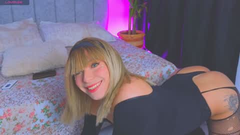 Snapshot of vicky_hot_x chatting on January 7, 9:46 pm        online show from January 7, 9:46 pm