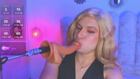 Snapshot of vicky_hot_x chatting on February 17, 12:43 am        online show from February 17, 12:43 am