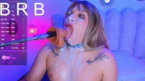 Snapshot of vicky_hot_x chatting on October 14, 10:43 pm        online show from October 14, 10:43 pm