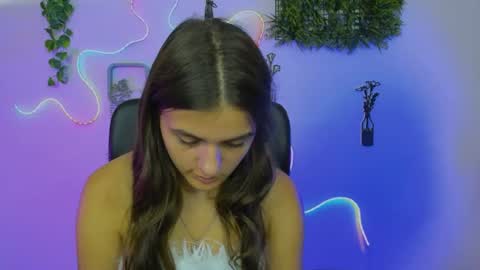 vicky_kim online show from July 17, 9:27 am