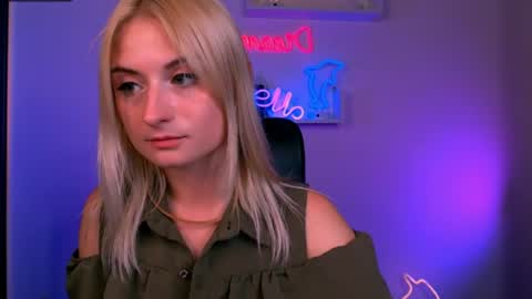 vicky_kim online show from July 19, 7:39 pm