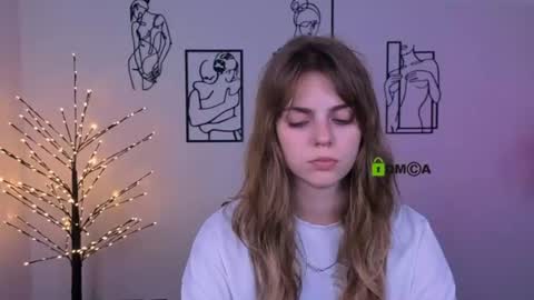 vicky_kim online show from August 8, 9:33 am