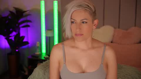 vickysecret96 online show from March 20, 6:02 pm