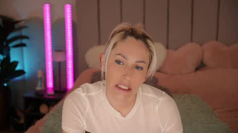 vickysecret96 online show from April 4, 5:54 pm