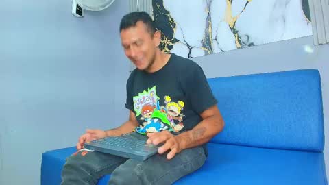 Snapshot of victor_guns chatting on May 25, 9:43 pm Victor online show from May 25, 9:43 pm