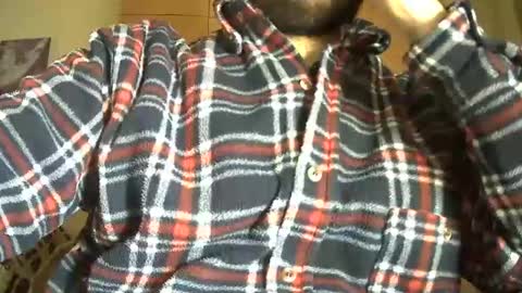 Snapshot of victorhume chatting on December 15, 11:31 pm VictorHume online show from December 15, 11:31 pm