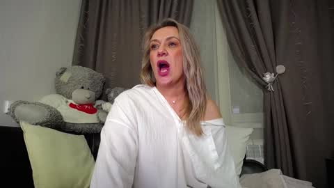 victoria50 online show from December 7, 9:22 pm