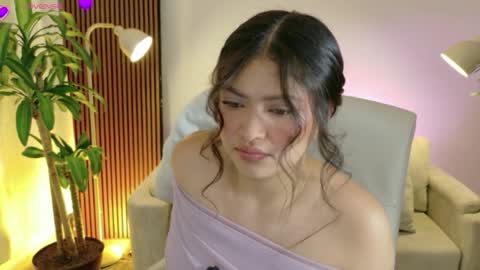Snapshot of victoria___moon chatting on April 8, 1:55 pm victoria online show from April 8, 1:55 pm