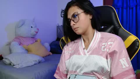 victoria online show from March 26, 8:14 pm