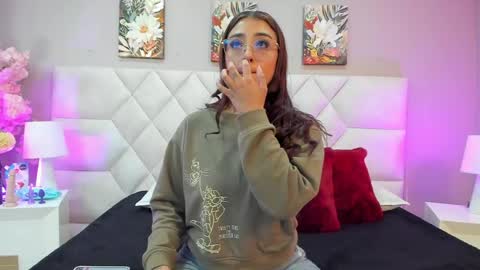 victoria__lee_ online show from May 21, 3:35 am