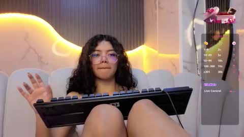 victoria_castillo_b online show from February 13, 1:12 am