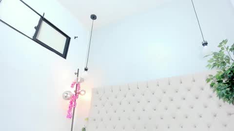 Victoria online show from October 23, 8:40 pm