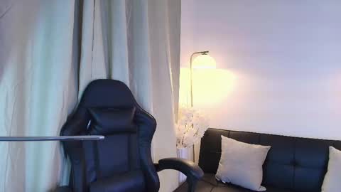 Snapshot of victoria_collinns chatting on May 14, 3:13 am Victoria Collins online show from May 14, 3:13 am