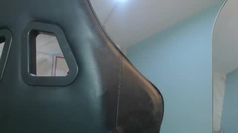 Snapshot of victoria_hernandez_t chatting on May 6, 1:16 pm Victoria online show from May 6, 1:16 pm
