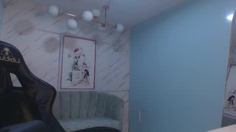 Snapshot of victoria_hernandez_t chatting on May 12, 1:08 pm Victoria online show from May 12, 1:08 pm