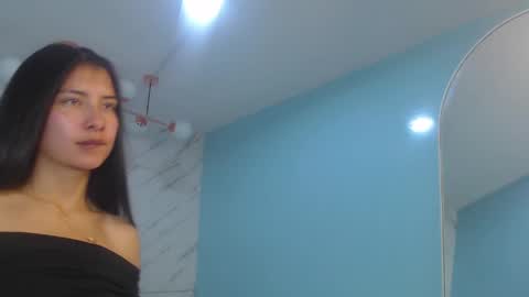 Snapshot of victoria_hernandez_t chatting on May 22, 1:17 pm Victoria online show from May 22, 1:17 pm