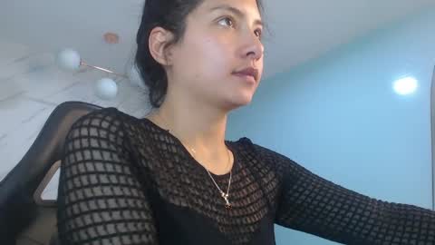 Snapshot of victoria_hernandez_t chatting on June 1, 1:02 pm Victoria online show from June 1, 1:02 pm
