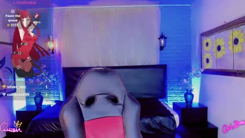 Victoria online show from April 7, 7:25 pm