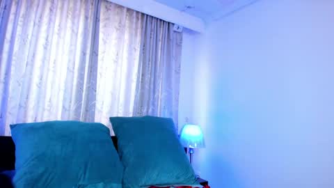 Snapshot of victoria_kim_lee chatting on May 5, 12:02 pm Victoria online show from May 5, 12:02 pm