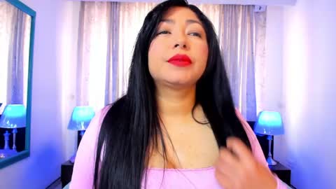 Snapshot of victoria_kim_lee chatting on May 23, 1:48 pm Victoria online show from May 23, 1:48 pm