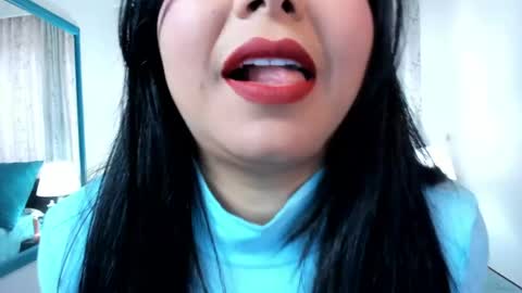 Snapshot of victoria_kim_lee chatting on May 25, 2:23 pm Victoria online show from May 25, 2:23 pm