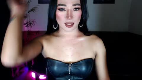 Snapshot of victoria_madness_dominatrix chatting on April 23, 6:21 pm Victoria online show from April 23, 6:21 pm