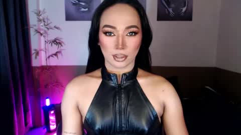 Snapshot of victoria_madness_dominatrix chatting on May 3, 12:16 am Victoria online show from May 3, 12:16 am