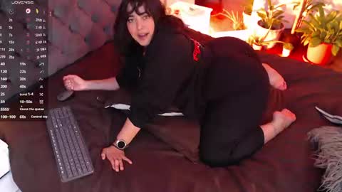 Snapshot of victoria_monteroo chatting on July 31, 1:05 am Call me Vic online show from July 31, 1:05 am