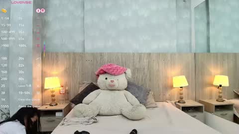 Snapshot of victoria_pachon chatting on May 1, 7:07 pm victoria_pachon online show from May 1, 7:07 pm