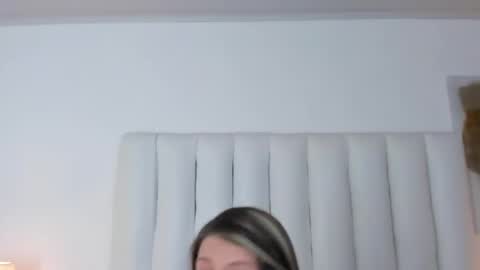 victoria_queen2 online show from April 18, 1:42 am