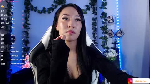 Victoria  online show from November 6, 4:02 am