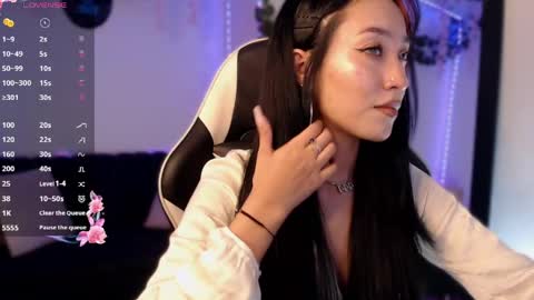 Victoria  online show from May 26, 11:01 pm