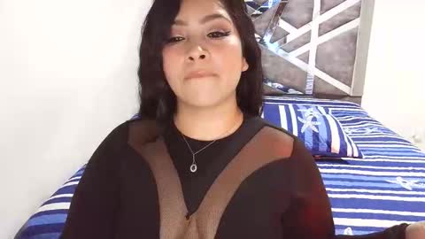 Snapshot of victoria_rossx chatting on May 2, 10:48 pm victoria_rossx online show from May 2, 10:48 pm