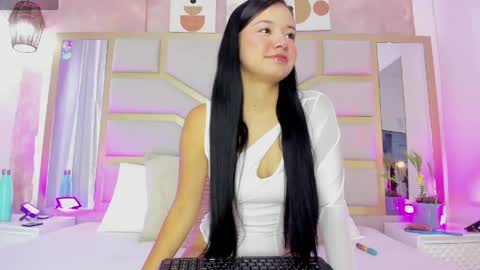 Victoria Blaze online show from May 27, 1:30 pm